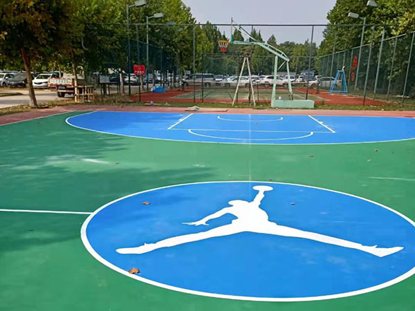 潍柴东瑞集团硅pU篮球场建设完工